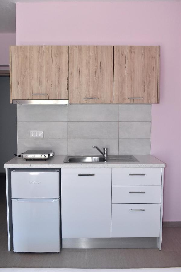 Giorgos-Fenia Apartments ปาราเลียกาเตอรีนิส ภายนอก รูปภาพ